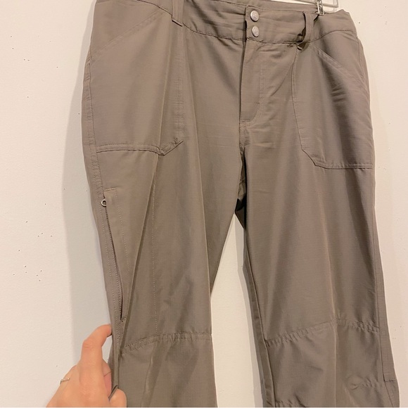 Patagonia womens zip off hiking/trekking pants - Picture 2 of 5